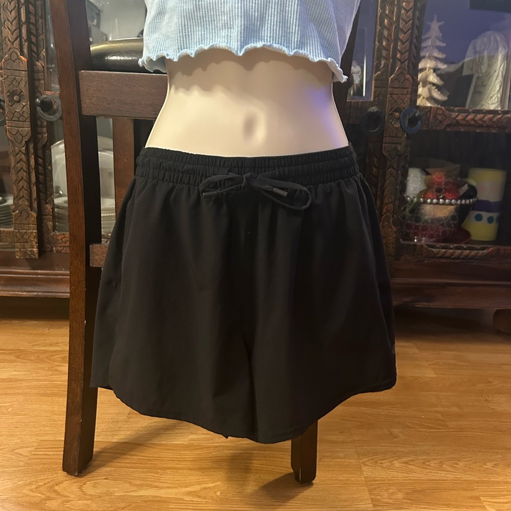 lululemon athletica Court Rival High-Rise Short ; Black